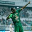 Selebrasi pemain Persebaya Flavio Silva setelah mencetak gol pamungkas.