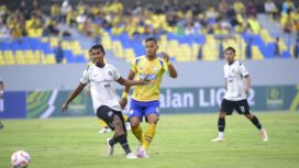 Pertandingan antara Gresik United (GU) melawan Persipal Babel United (BU) Palu yang berlangsung keras hingga sempat ricuh. (KREDONEWS.com/Foto:Istimewa)