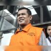 Mantam bupati Nganjuk Taufiqurahman saat menjalani periksaan di kantor KPK, setelah ditangkap akibat melakukam korupsi suap jual beli jabatan. Foto: istimewa