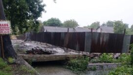 Jembatan di Desa Sambongdukuh yang Diduga tidak mengantonhi izin dari BBWS (Balai Besar Wilayah Sungai). (Foto: KREDONEWS.COM/ Wibisono)