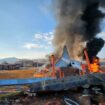 Pesawat terbakar habis tinggal  puing .(yonhap)                                                                 