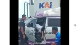 Mobil jenazah RS Gambira Kediri mengalami kecelakaan melawan KA di Kras, Kediri, sopir meninggal dunia. Instagram@ikl_nusantara