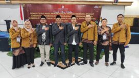Komisioner KPU Kabupaten Jombang  dan PPK Gudo setelah selesai Rekapitulasi di  Ballroom Hotel Yusro,3 Desember 2024 (foto: Kredonews.com)