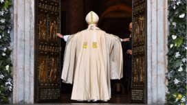 Paus Farnsiskus akan pimpin ritual pembukaan pintu suci Basilika Roma, 24 Desember, sebagai pertanda memasuki masa Jubelium 2025. Foto: Katolikana.com
