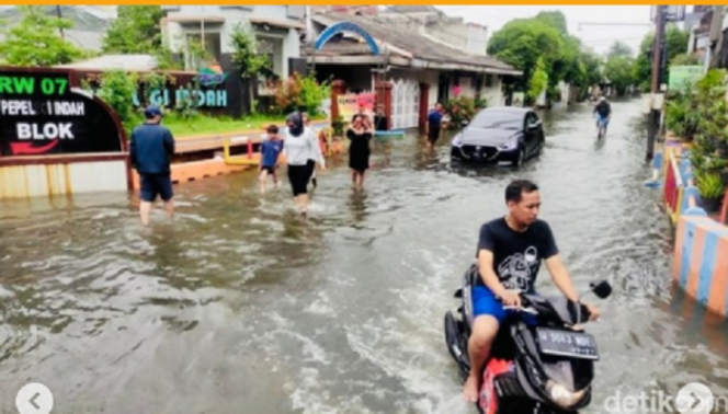 
					Banjir Melanda 17 Desa di Waru Sidoarjo, Bangunan Liar Kali Buntung akan Dibersihkan