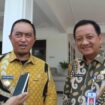 Pj Bupati Jombang, Teguh Narutomo (kiri) dan Sekdakab Jombang, Agus Purnomo (Foto: KREDONEWS.COM/ Wibisono)