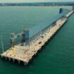 Foto:Istimewa
Proyek pengembangan dermaga SBI Pabrik Tuban, Jawa Timur, dilengkapi dengan fasilitas transport berupa tube conveyor sepanjang 4,1 km, tripper conveyor dan ship loader dengan kapasitas 1.000 tph untuk mengirim semen curah dari pabrik menuju kapal yang bersandar di dermaga.