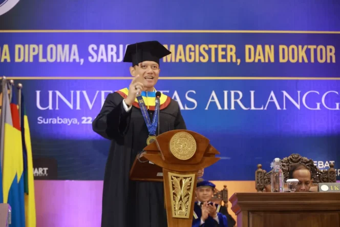 
					AHY Perwakilan Wisudawan UNAIR : Hidup Adalah Universitas Abadi