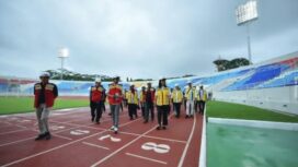 Wamen PU, Diana Kusumastuti meninjau hasil renovasi stadion Kanjuruhan, kabupaten Malang, yang sudah selesai 99,5 persen, Sabtu 28 Desember 2024. Instagram@kemenpu