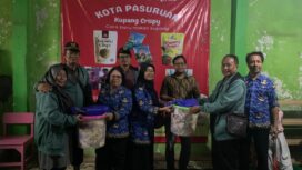 Foto: Istimewa
Pelaku UMKM Desa Pengulu berada di Kupang Krispi milik Sodik, di Desa Randusari, Kecamatan Gadingrejo, Kota Pasuruan.