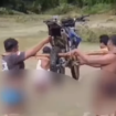 Warga dusun Sukamade, Sarongan, Banyuwangi, bergotong royong membantu menyelematan harta bendanya saat terjadi banjir, instagram@psanggaran24jam