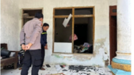 Kapolsek Burneh, Bangkalan, ungkap pelaku perusakan dan pelemparan tinja di rumah warga desa Alas Kembang. Ternyata dilakukan oleh suami pelapor. Instagram@polresbangkalan