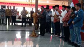 Setelah melaksanakan seminar, menghasilkan deklarasi untuk menghentikan kekerasan dan dampak carok di Madura, khususnya Bankglan, Jumat 13 Desember 2024. foto: rri.go.id