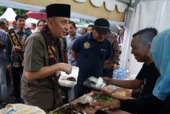 
					 Pj. Bupati menyampaikan bahwa Festival 1001 Menu Bebek tidak hanya menjadi ajang promosi kuliner khas Bangkalan, 14-15 Desember 2024. Instagram@bangkalanterkini