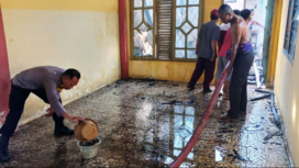 Listri padam, penjaga gereja pasang lilin menyebabkan kebakaran di gereja GPDI E Shaday, Keputih, Surabaya, Lampung Tengah, Jumat 20 Desember 2024, pagi. Foto: tribratanews.polri.go.id