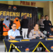 Ditserse Polda DIY menggelar konferensi pers, Kamis, 12 Desember 2024, tentang penangkapan jual beli bayi dengan modus adopsi secara ilegal. instagram@kumparan