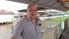 Liu Tjin Thong, pemilik Restoran Teratai Indah Sungai Kakap, Kubu Raya, Kalimantan Barat. (Foto: KREDONEWS.COM/ Hadi S Purwanto)