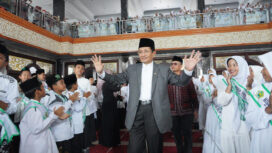 Menteri Agama, Nasaruddin Umar saat menghadiri wisuda 2.032 santri dari 21 kecamatan di Kabupaten Jombang, Jawa Timur, Minggu (22/12/2024). (Foto: Dok. Kemenag)