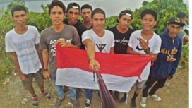 Inilah generasi muda Indonesia dengan semangat nasionalisme tinggi, mencintai Merah Putih dan Lagu Kabangsaan Indonesia Raya. instagram@Indonesia.Raya-