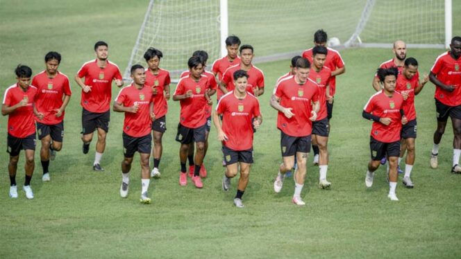 
					Dijamu Tetangga Sebelah, Persebaya Tak Mau Anggap Enteng Madura United