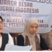 Keluarga Besar Pramugaari Indonesia (KBPI) mengirimkan surat somasi kepada oknum pengacara Alvin Lim, atas ucapannya bahwa kebanyakan pramugari Indonesia merangkapa sebagai 'PLCR'. Instagram@darmakuin.official