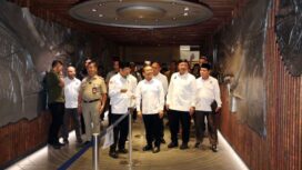Menko PMK, Pratikno saat meninjau 