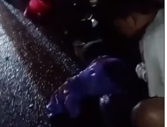 
					Malam hari, seorang remaja putri berinisial HKA, 17,  menabrak kendaraan yang sedang parkir di Jalan Raya Mojosari-Trawas Desa Sekargadung, Kecamatan Pungging, Kabupaten Mojokerto, Sabtu (14/12/2024) malam sekitar pukul 20.30 Wib. instagram@kabarterdepanmojokerto