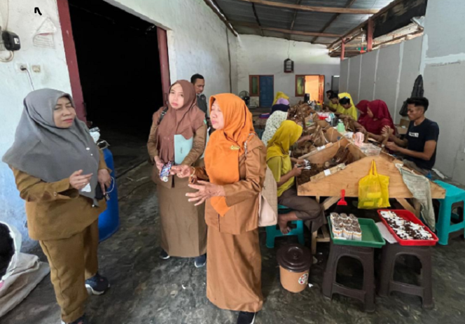 
					Pemkab Pamekasan melakukan pendataan dan verifikasi jumlah perusahaan rokok yang ada di wilayahnya. Foto: Kominfo Pamekasan