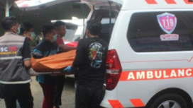 Pria lajang warga Trenggalek ini ditemukan dalam kondisi mulut berbusa, setelah sekamar di sebuah hotel bersama janda mantan pacarnya. For: Dok/ Petugas