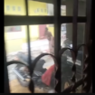 Tetangga korban sempat memvideokan kejadian tragis yang menimpa tiga bocah kakak beradik berusia 7, 4 dan satu setengah tahun tewas ditikam oleh tetangganya, Jalan Masjid, gang Dahlia, Kecamatan Percut Seituan, Deliserdang, pada Senin siang, 9 Desember 2024. tangkap layar video instagram@medandailynews.