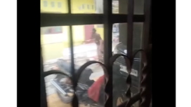 Tetangga korban sempat memvideokan kejadian tragis yang menimpa tiga bocah kakak beradik berusia 7, 4 dan satu setengah tahun tewas ditikam oleh tetangganya, Jalan Masjid, gang Dahlia, Kecamatan Percut Seituan, Deliserdang, pada Senin siang, 9 Desember 2024. tangkap layar video instagram@medandailynews.