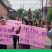Sekitar seratus warga yang tergabung dalam Forum Peduli Sidokerto (FPS) melakukan aksi unjuk rasa dan menuntut keades Ali Nasikin mudur dan mempertanggungjawabkan penjual tanah aset desa senilai Rp 3,2 miliar. Kamis 12 Desember 2024. instagram@beritaseputarsidoarjo