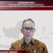 Ketua Dewan Komisioner OJK, Mahendra Siregar dalam konferensi pers secara daring di Jakarta, Selasa (14/1/2025).