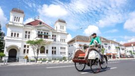 Kendaraan yang pernah merajai jalanan/Shutterstock/aditya_frzhm