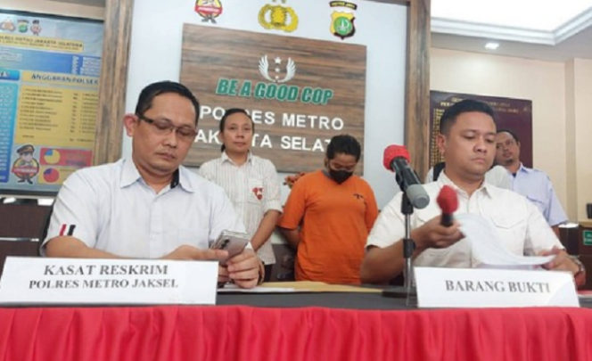 
					Ketua IPW Ungkap AKBP Bintoro Minta Mobil Lamborghini, BMW dan Moge kepada Keluarga Tersangka