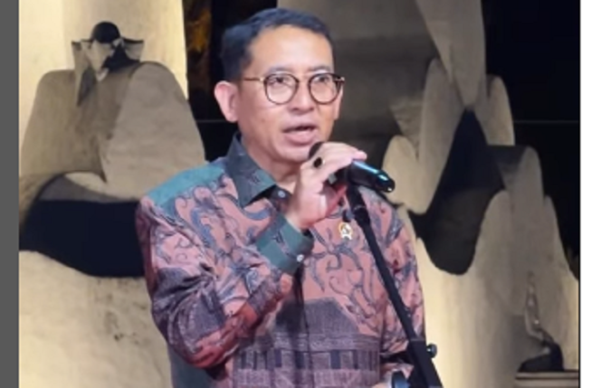 
					Menteri Kebudayaan Fadli Zon saat melakukan kunjungan kera di Aceh, 13 Januari 2025. Instagram@fadlizon