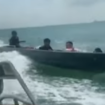 Inilah video yang beredar saat lima orang pekerja migran Indonesia sedang dikejar oleh Agensi Penguatkuasaan Maritim Malaysia (APMM). Mereka kemudian ditembaki, pada hari Jumat 24 Januari 2025. Instagram@TvOne
