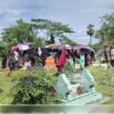 Suasana pemakaman pengacara Rudi S. Gani. Dia tewas seketika ditembak oleh sniper, saat berada dirumahnya merayakan tutup tahun 2024. Tangkap layar video youtube@ iNews