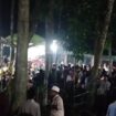 Ratusan warga turut berpartisipasi menghadiri acara doa 40 hari meninggalnya mahasiswi UTK, Een Jumianti yang dibunuh dan dibakar oleh pacarnya 1 Desember 2024. Tangkap layar video instagram@bangkalanterkini