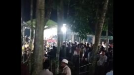 Ratusan warga turut berpartisipasi menghadiri acara doa 40 hari meninggalnya mahasiswi UTK, Een Jumianti yang dibunuh dan dibakar oleh pacarnya 1 Desember 2024. Tangkap layar video instagram@bangkalanterkini