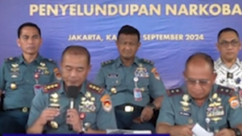 Panglima Koarmada RI Laksamana Madya Denih Hendrata memberikan pernyataan resmi terkait kasus penembakan bos rental mobil yang melibatkan tiga oknum anggota TNI AL. tangkap layar video youtube@TNIangkatanlaut