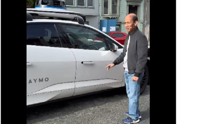 
					Inilah pengalaman pertama Arcandra Tahar menggunakan taksi online tanpa pengemudi Waymo di San Francicsco. Instagram@arcandra.tahar