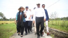 Menteri Pertanian (Mentan) Andi Amran Sulaiman saat mendapingi Titiek Soeharto dalam kunjungan kerja ke Bantul, Jogjakarta, Rabu (15/1/2025) (Foto: Istimewa)