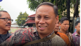 Camat Asemrowo, Muhammad Khusnul Amin didampingi lima pengacara melalor ke polda Jatim, terakit berita hoax. Instagaram@suarasuarasurabayamedia
