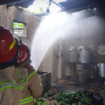 Terjadi kebakaran sebuah  warga  dusun, Ngembe RT.004 RW.007, desa  Ngumpul, kecamatan Jogoroto, kabupaten  Jombang. Petugas Damkar berhasil memadamkan api, sehingga tidak merembet lebih besar, Sabtu 18 Januari 2025. Foto: jombangkab.go.id