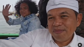 Inilah gerakan gubernur terpilih Jawa Barat, Dedi Mulyadi, langsung melakukan inspeksi ke lokasi area pemagaran 800 ha laut di kawasan pantai Bekasi, yang  dilakukan oleh PT Tunas Ruang Pelabuhan Nusantara dan PT Mega Agung Nusantaraoleh PT , Dedi melakukan inspeksi itu bersam pengacara perusahaan Deolipa Yumara, Jumat 24 Januari 2025. instagram@dedimulyadi71