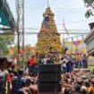 Tumpeng durian yang digelar Pemkab Pasuruan, Jawa Timur, menyuguhkan durian gratis untuk rakyat. (Foto: zonajatim)