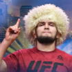 Mantan juara dunia UFC, Khabib Nurmagomedov  mengalami kejadian yang tidak enak saat menumpang pesawat Frotier Airline. Instagram@khabib_nurmagomedov