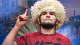 Mantan juara dunia UFC, Khabib Nurmagomedov  mengalami kejadian yang tidak enak saat menumpang pesawat Frotier Airline. Instagram@khabib_nurmagomedov