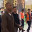 Fans Indonesia menyambut kedatangan Patrick Kluivert saat tiba di Indonesia, Sabtu 11 Januari 2025. tangkap layar video instagram@ctd.insider